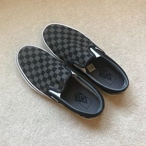 black and grey checkered vans